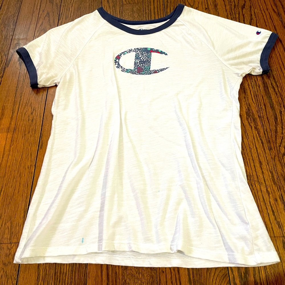 Champion t-shirt with large C emblem
